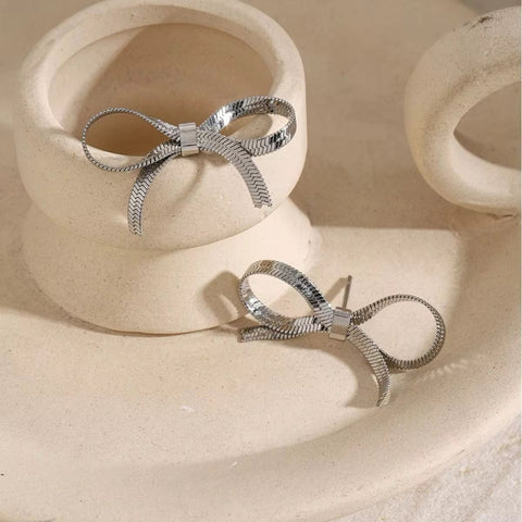 Chic bow earrings