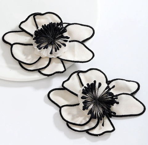 White Daisy Earrings