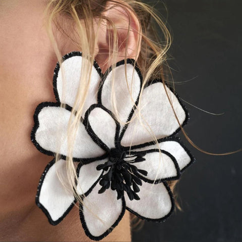 White Daisy Earrings